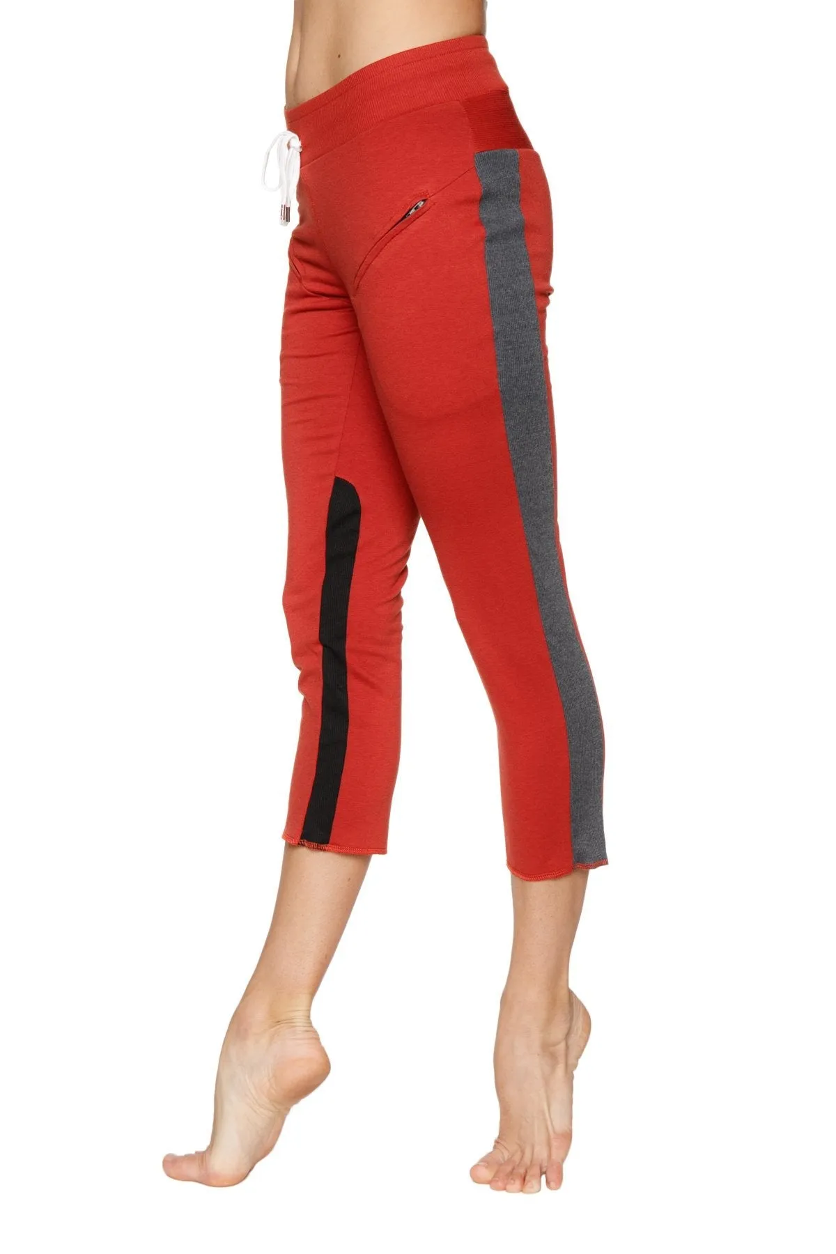 4/5 Length Zipper Pocket Capri Yoga Pant (Cinnabar w/Charcoal & Black)