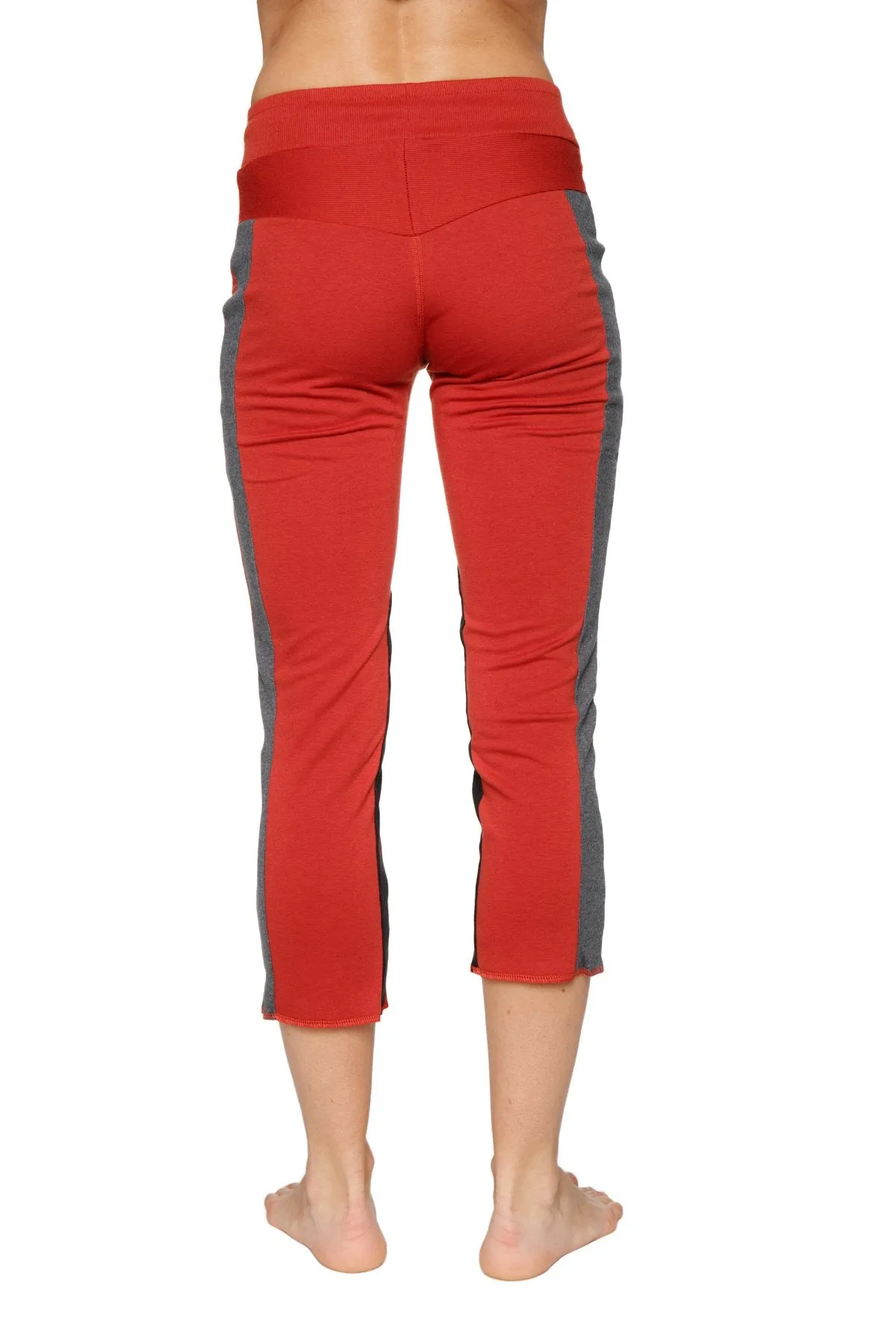 4/5 Length Zipper Pocket Capri Yoga Pant (Cinnabar w/Charcoal & Black)