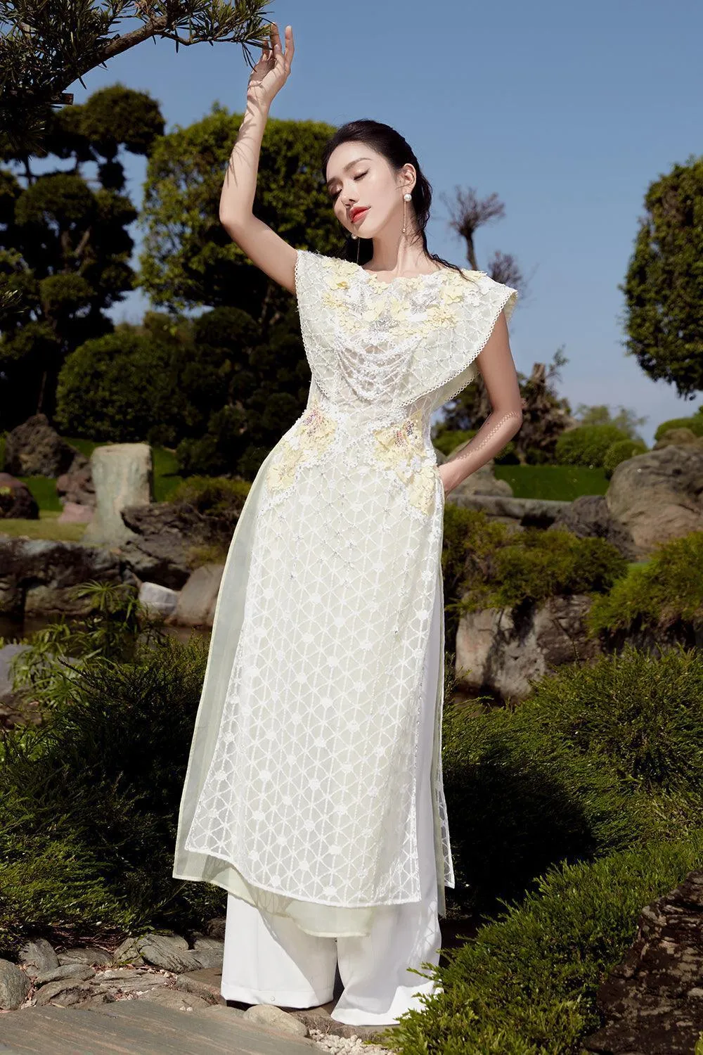 Minh Tue A-line Round Neck Mesh Lace Floor Length Ao Dai