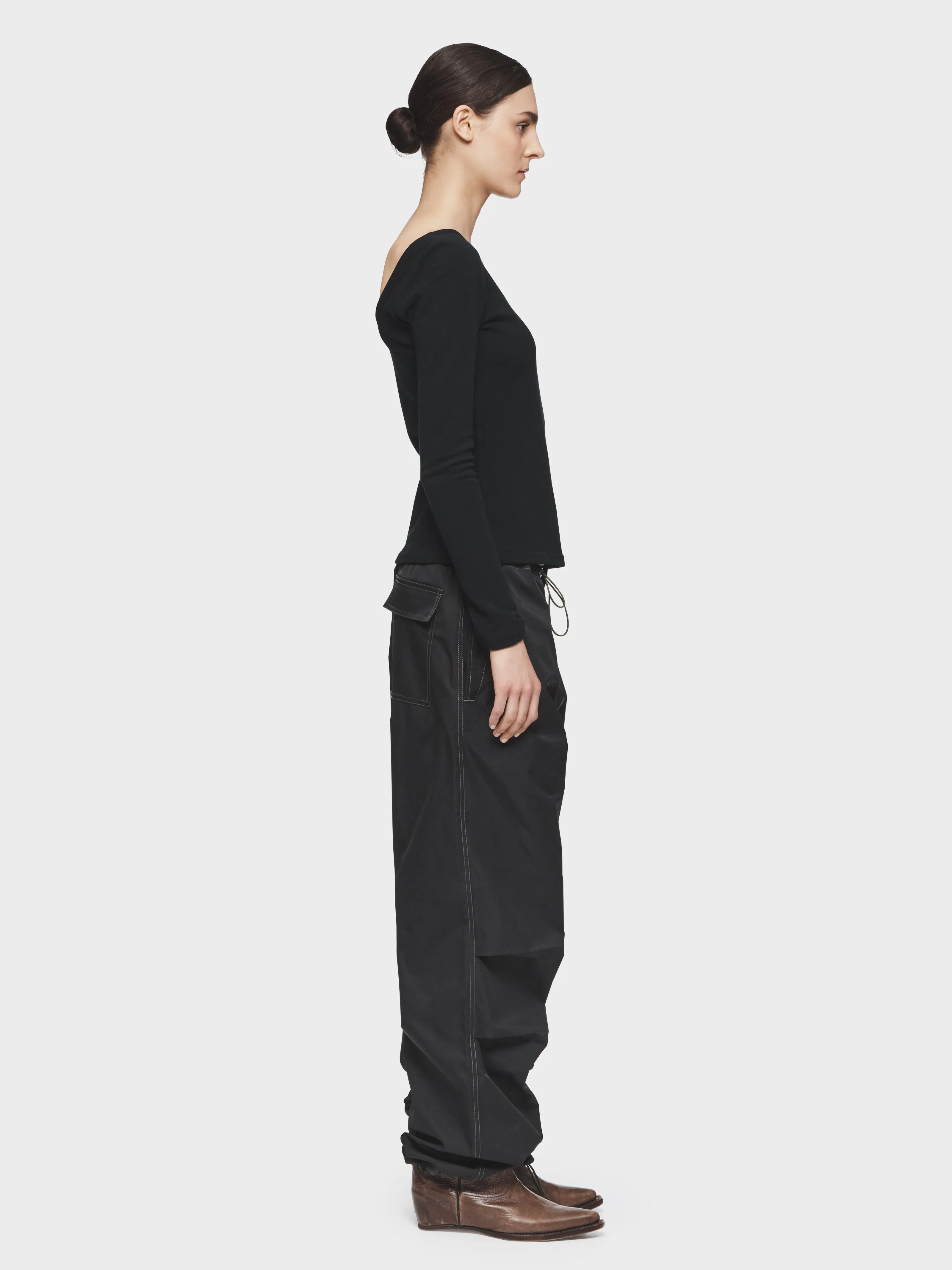 Parachute Pant in Black